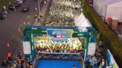 Antusiasme 6.470 Pelari Yang Tengah Bersiap Di Garis Start Dalam Ajang PLN Electric Run 2024 di Scientia Park Gading Serpong Tangerang Pada Minggu (6/10).