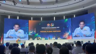 Dr. Andi Yuslim Patawari (AYP), yang menjabat sebagai Wasekjen DPN HKTI Bidang Perdagangan sekaligus Wakil Ketua Umum Kadin Indonesia